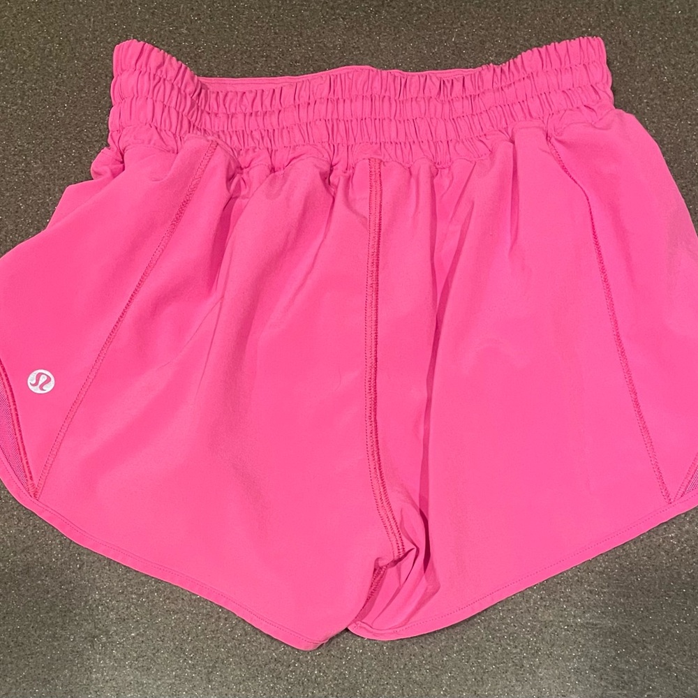 Lululemon Hotty Hot High- Rise Lined Short 2.5 pink